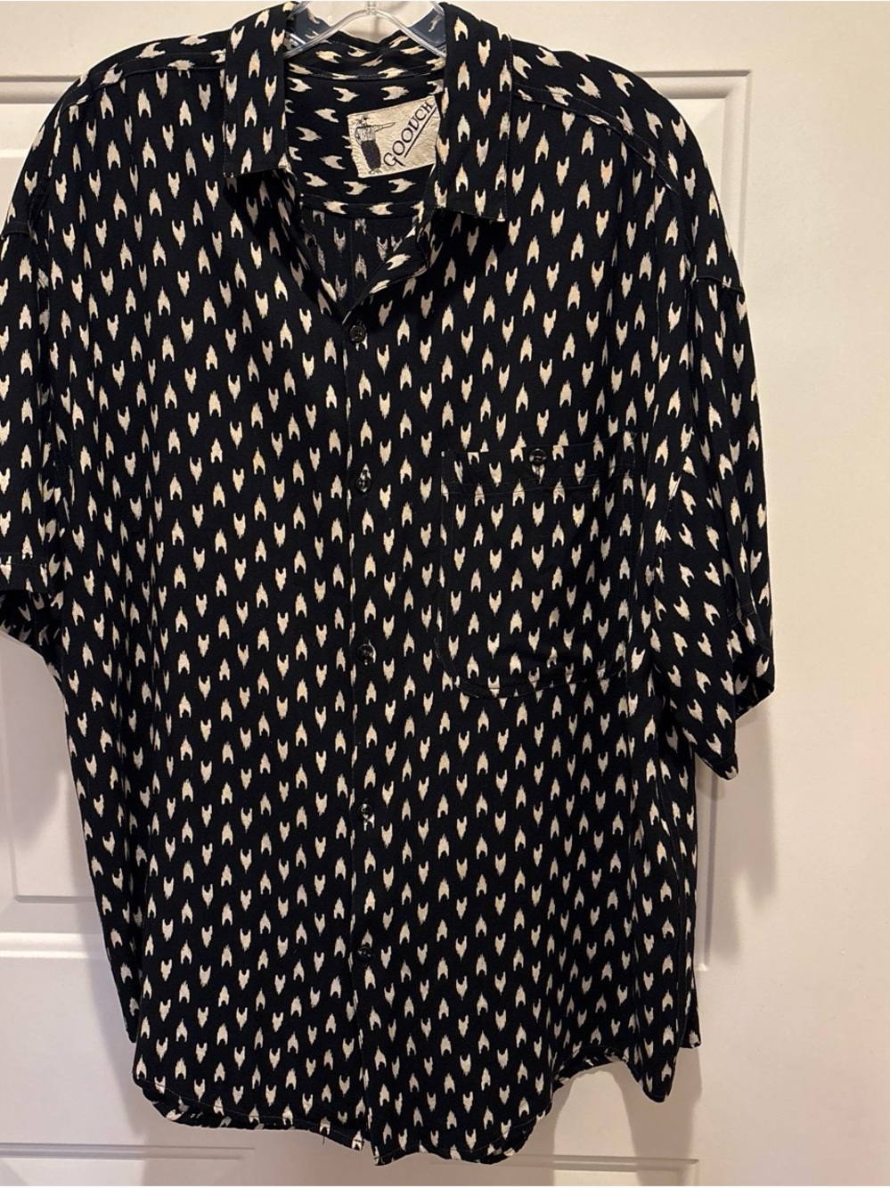 Casual Black & Cream Patterned Short-Sleeve Button-Down Shirt by oodji